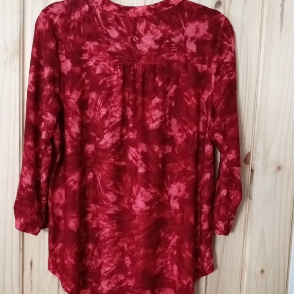 Notations Red Abstract Tunic Top - Picture 4 of 6